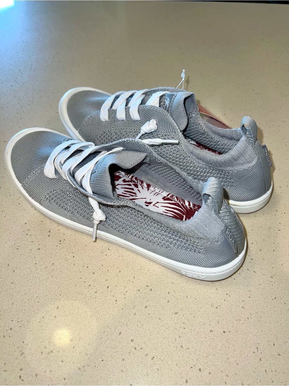 Roxy Women's Gray Knit Sneakers with White Trim Size 9.5 NEW WITH TAGS - Picture 5 of 8